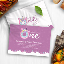 Paarse roze baby meisje lief een 1e verjaardag don