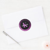 Paarse roze glinsterende luxe monogram verjaardag ronde sticker (Envelop)