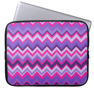 Paarse roze tribale Chevron Paars Girly Gifts Laptop Sleeve