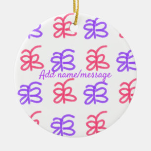 Paarse roze vlinder krabbelpatroon voeg naam tekst keramisch ornament