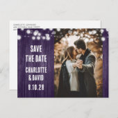 Paarse rustieke houten trouwfoto Sla de datum op Aankondigingskaart (Voorkant / Achterkant)