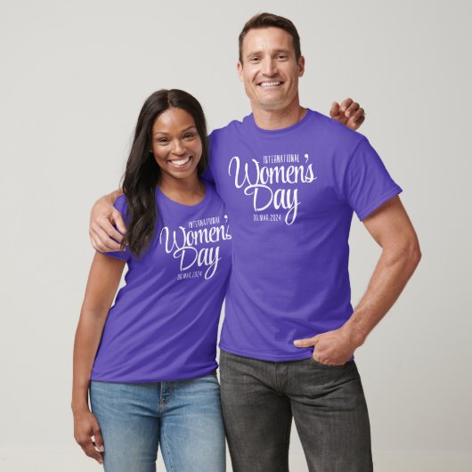 Paarse Script Internationale Vrouwendag 8 maart T-shirt (Unisex)