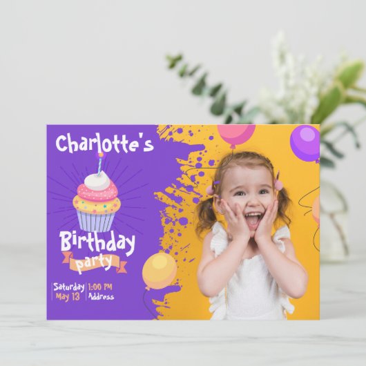 Paarse Spat Cupcake Ballonnen Verjaardagsuitnodigi Kaart (Staand voorkant)