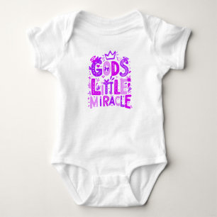 Paarse speelse "God's Little Miracle" Romper