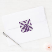 Paarse strepen op grijs met monogram vierkante sticker (Envelop)