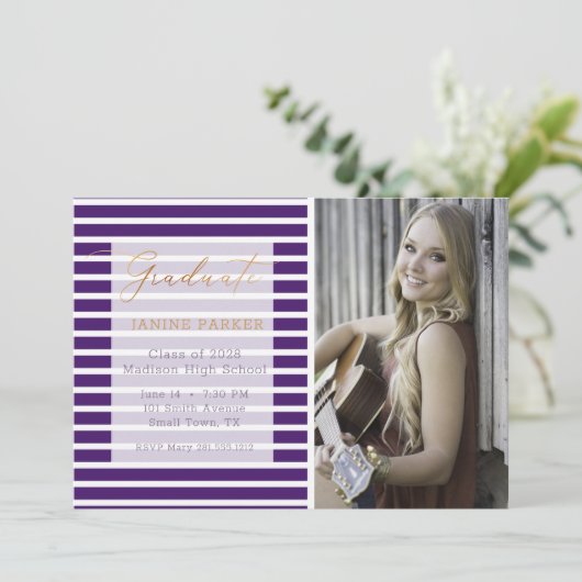 Paarse stripe Voeg uw eigen foto-Afstuderen toe Aankondiging (Staand voorkant)