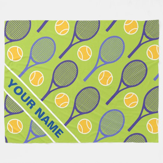 🎾 Paarse tennisrackets op groen, aangepaste naam Fleece Deken (Voorkant (Horizontaal))