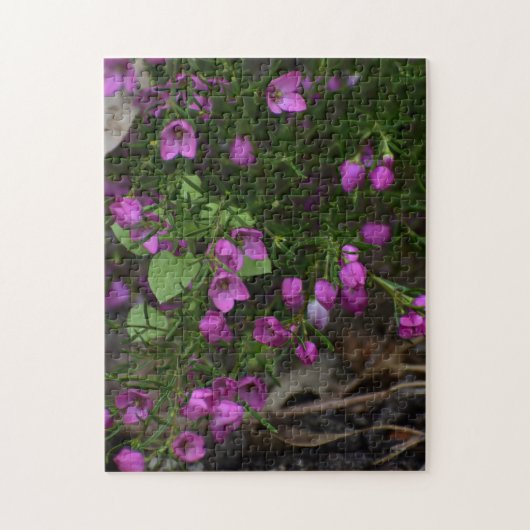 Paarse Tuin – Een Bloei in Focus Legpuzzel (Verticaal)