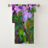 Paarse Twist en Shout Hydrangea Flower Bad Handdoek (Insitu)