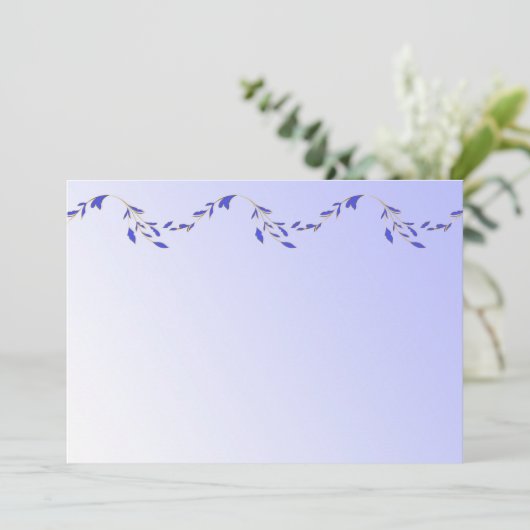 Paarse uitnodiging tot inschrijving voor Petals (Staand voorkant)