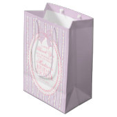 Paarse Vintage Fancy Bloemige Bruidsfeestcadeaus Medium Cadeauzakje (Achterkant Gekanteld)