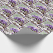 Paarse viooltjes in retro theekopje cadeaupapier (Hoek)