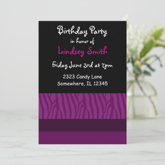 Paarse Zebra Print Birthday Uitnodiging (Staand voorkant)