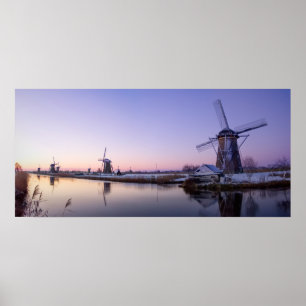 Paarse zonsopgang over het poster van de windmolen
