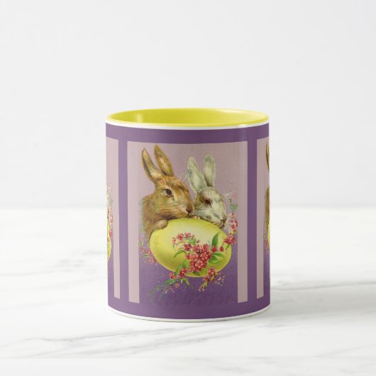 PaasBunnies en Mok van eitjes met  koffie (Midden)