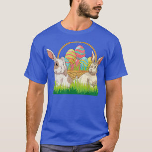 Paaseieren uit raket van konijnen, die nog maar ee t-shirt