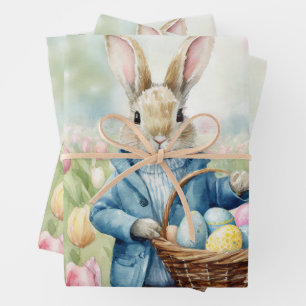 Paashaas in een weide van tulpen inpakpapier vel