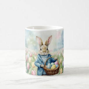 Paashaas in een weide van tulpen koffiemok