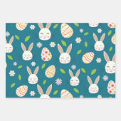 Paashaas met eieren en bloemen op blauw inpakpapier vel (Voorkant 2)