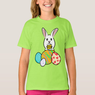 Paaskonijn met een banner op paaseieren t-shirt