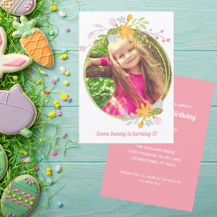 Paasmeisje Foto van Cute Pink Floral Birthday Part Kaart