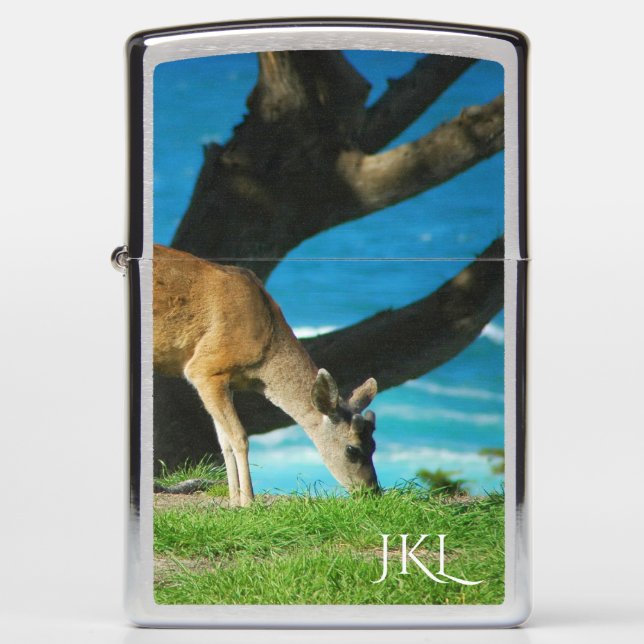 Pacific Ocean Blacktail Deer met Monogram (Voorkant)