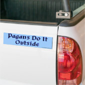 Paganen doen het buiten de bumpersticker (Op Truck)