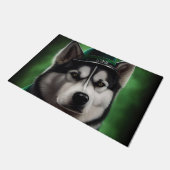 Paillasson Alaskan Malamute chien en robe de fête St. Patrick (Incliné)