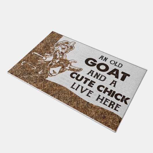 Paillasson An Old Goat And A Cute Chick Live Here (Incliné)