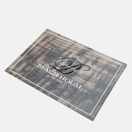 Paillasson Beach House Rustic Wood Effet Script de nom blanc (Incliné)