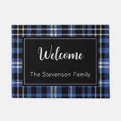 Paillasson Blue Plaid Welcome Monogramme Nom de famille (Devant)