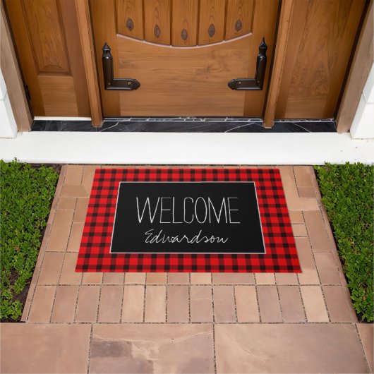 Paillasson Buffalo plaid noir Bienvenue nom de famille script (De plein air)