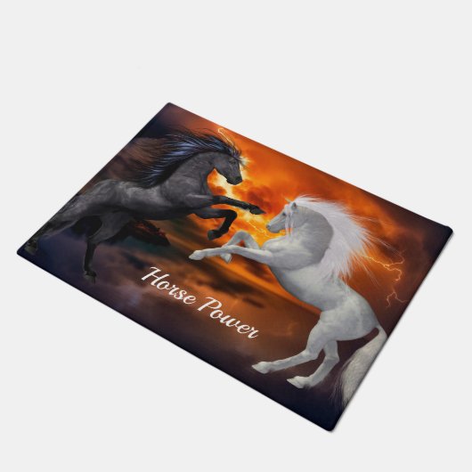 Paillasson Chevaux se battant dans une mauvaise tempête d'écl (Incliné)