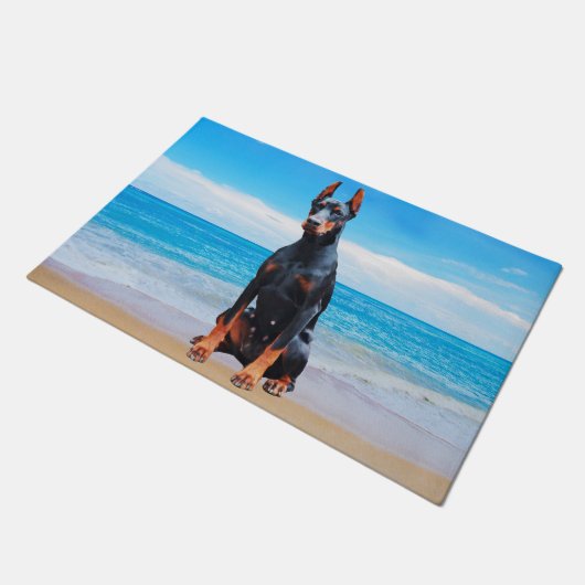 Paillasson Chien Doberman Assis Sur La Plage (Incliné)