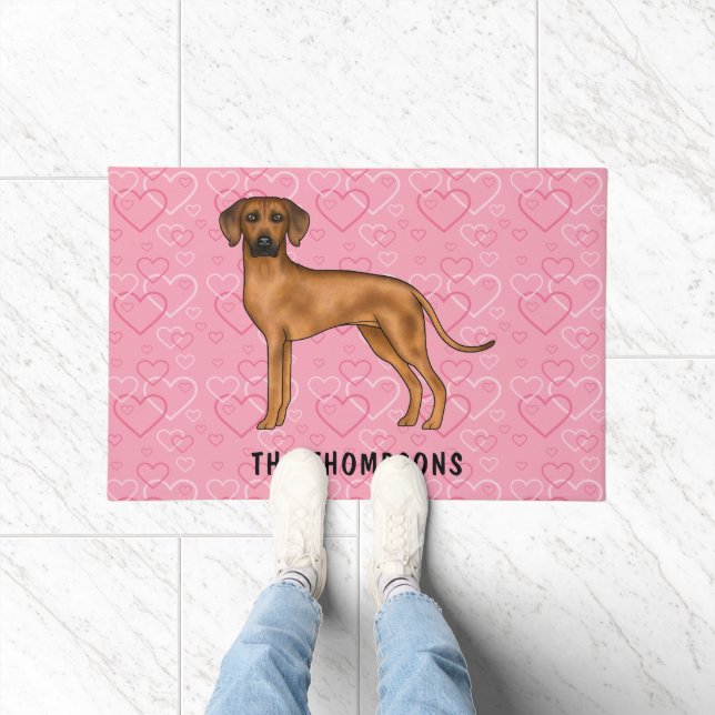 Paillasson Chien Rhodesian Ridgeback Sur Coeurs Rose Avec Nom (Intérieur)