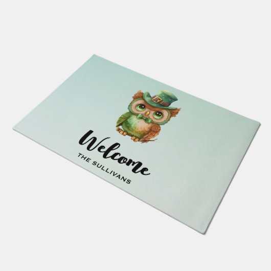 Paillasson Chouette mignonne dans un chapeau vert Bienvenue (Incliné)