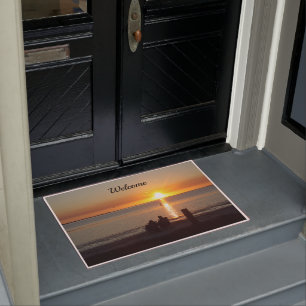 Paillasson Couple Assis Sur La Plage Au Sunset Door Mat