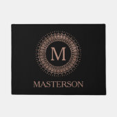 Paillasson Élégant Noir & Rose Gold Nom de famille Monogramme (Devant)