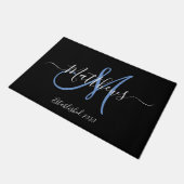 Paillasson Élégant script de monogramme noir bleu Nom de fami (Incliné)