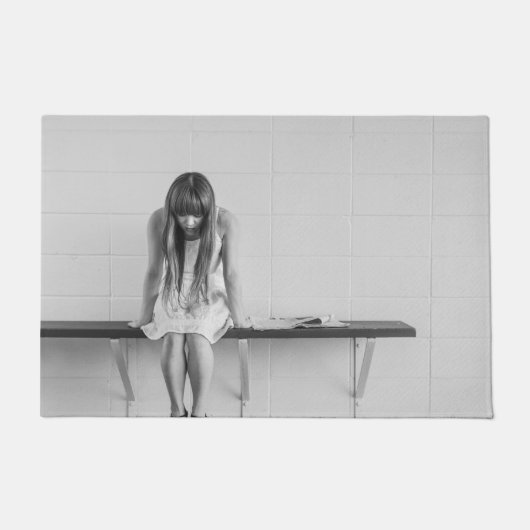 Paillasson Fille inquiète (Devant)