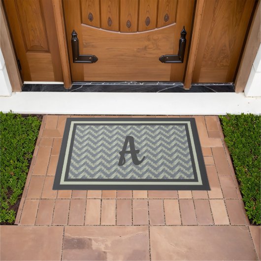 Paillasson Gris Sage Chevron Personnalisé Conception Monogram (De plein air)