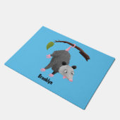 Paillasson Joli opossum accroché à la branche dessin animé (Incliné)