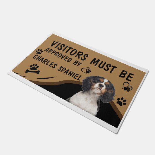 Paillasson Le Visiteur Doit Être Approuvé Par Charles Spaniel (Incliné)
