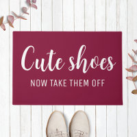 Les Chaussures Mignonnes Maintenant Les Enlevez |