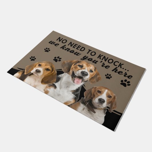 Paillasson Mignonne Chien, Pas Besoin De Frapper Nous Savons (Incliné)