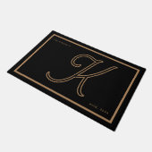 Paillasson Modern Black Gold Monogram Script Family Name (Incliné)
