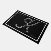 Paillasson Modern Black White Monogram Script Family Name (Incliné)