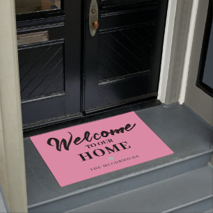 Paillasson Modern Pink Black Welcome Script Nom de famille