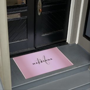 Paillasson Monogramme de fille rose moderne et élégant Nom