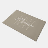 Paillasson Monogramme moderne Nom Script Beige (Incliné)